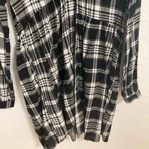 Plaid black and white buttoned down dress